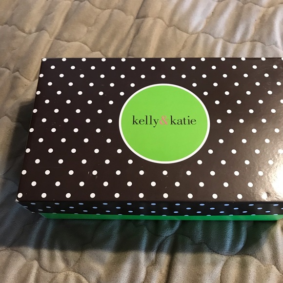 Red pumps - Picture 2 of 5